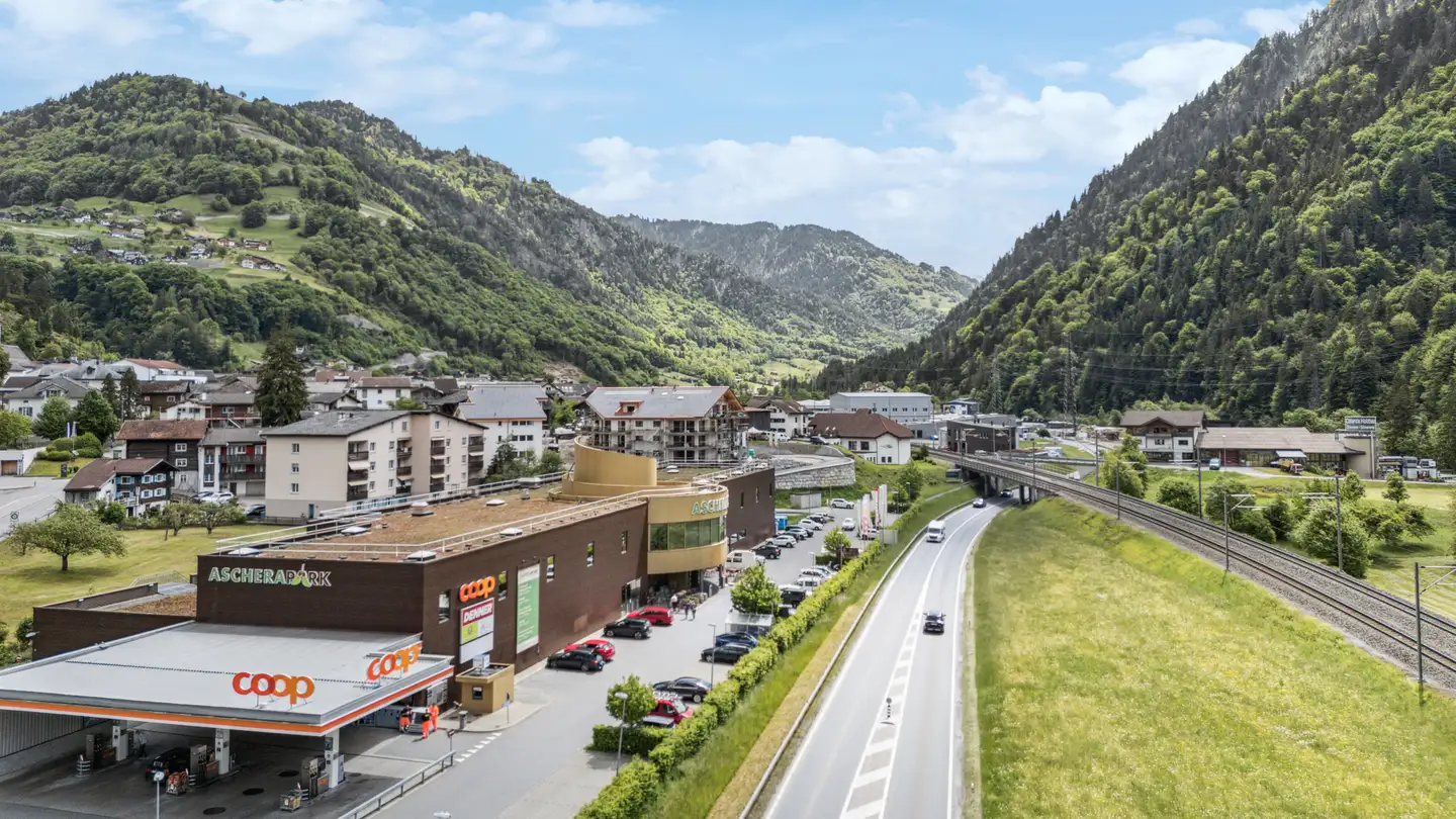 Commercial à louer - Dorfstrasse 2, 7220 Schiers