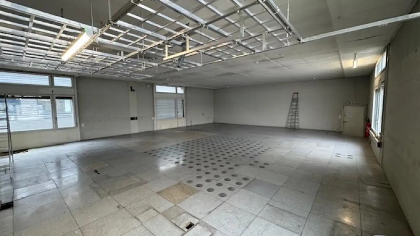 Commerciale in affitto - Alte Bernstrasse 127b, 3613 Steffisburg