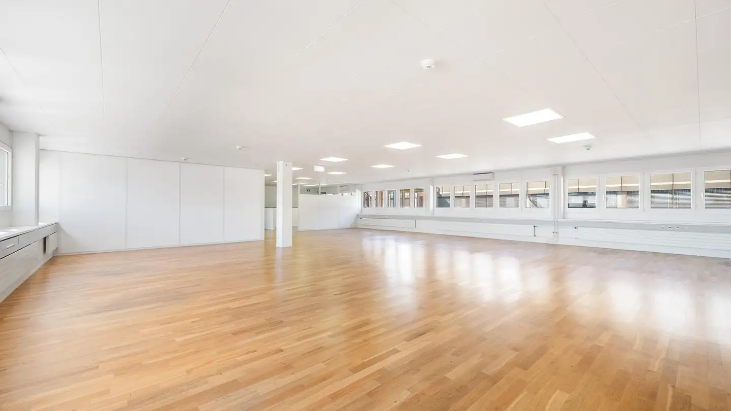 Gewerbe mieten - Mandachstrasse 52, 8155 Niederhasli - Foto 2