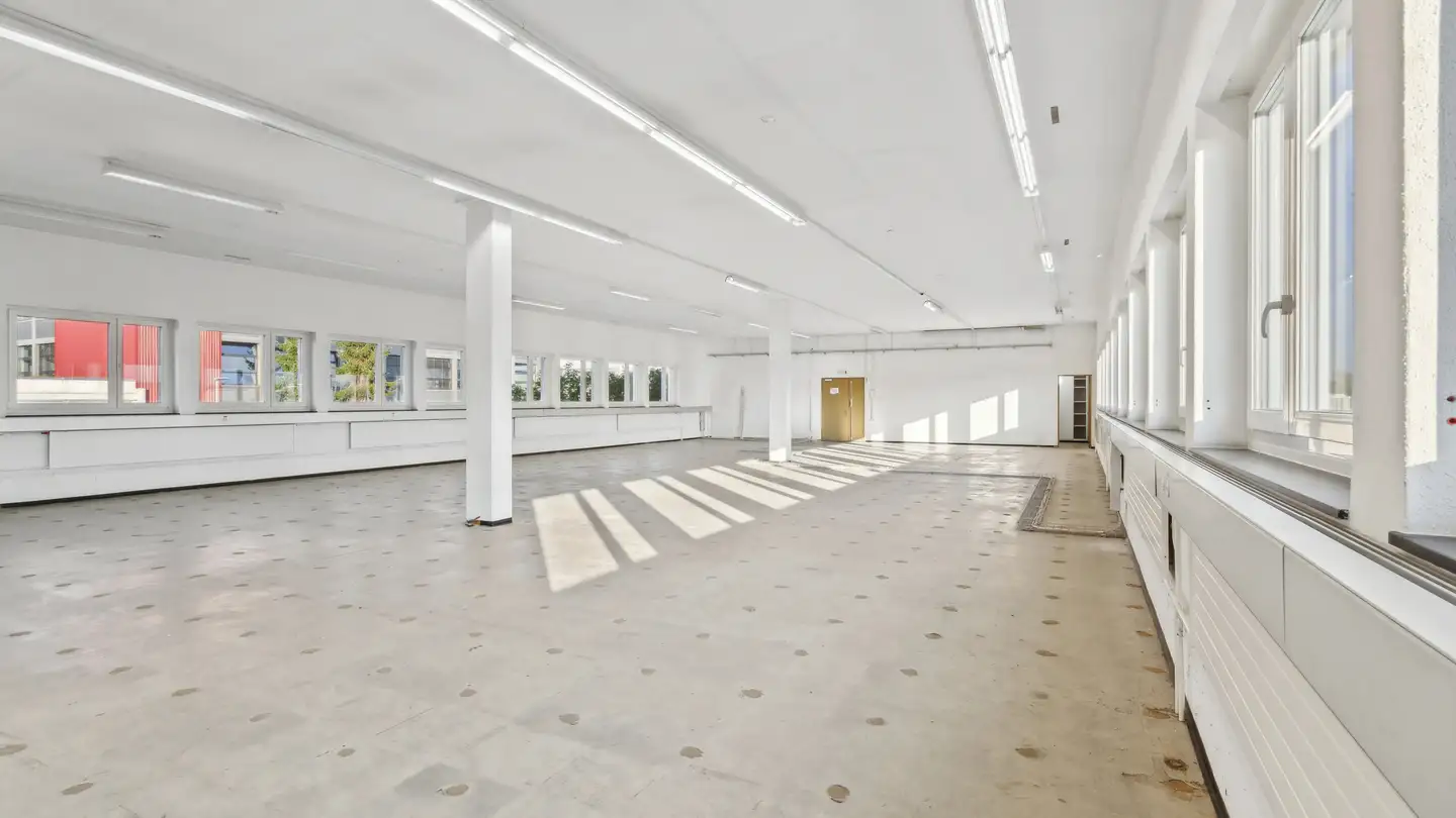Commercial à louer - Tämperlistrasse 2, 8117 Fällanden - Photo 4