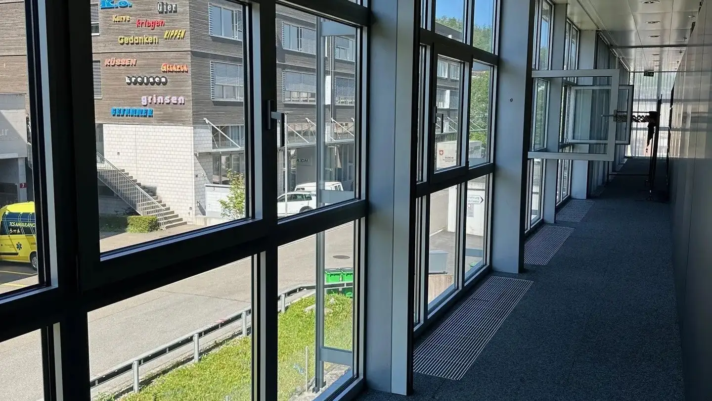 Commercial à louer - Bönirainstrasse 4, 8800 Thalwil