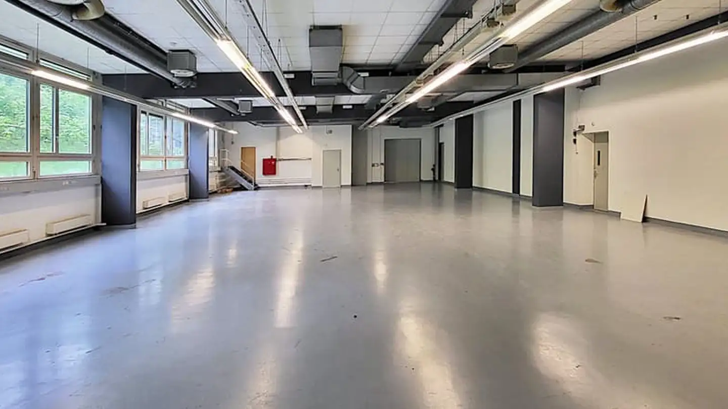 Gewerbe mieten - Eichtalstrasse 57, 8634 Hombrechtikon - Foto 2