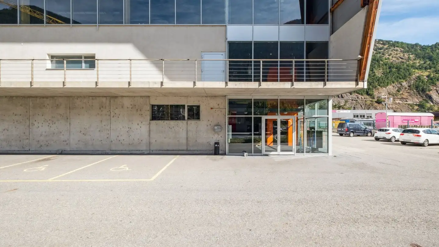 Commercial for rent - 3900 Gamsen - Photo 4