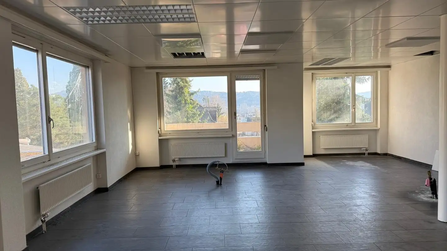 Bureau à louer - Weiningerstrasse 48, 8103 Unterengstringen