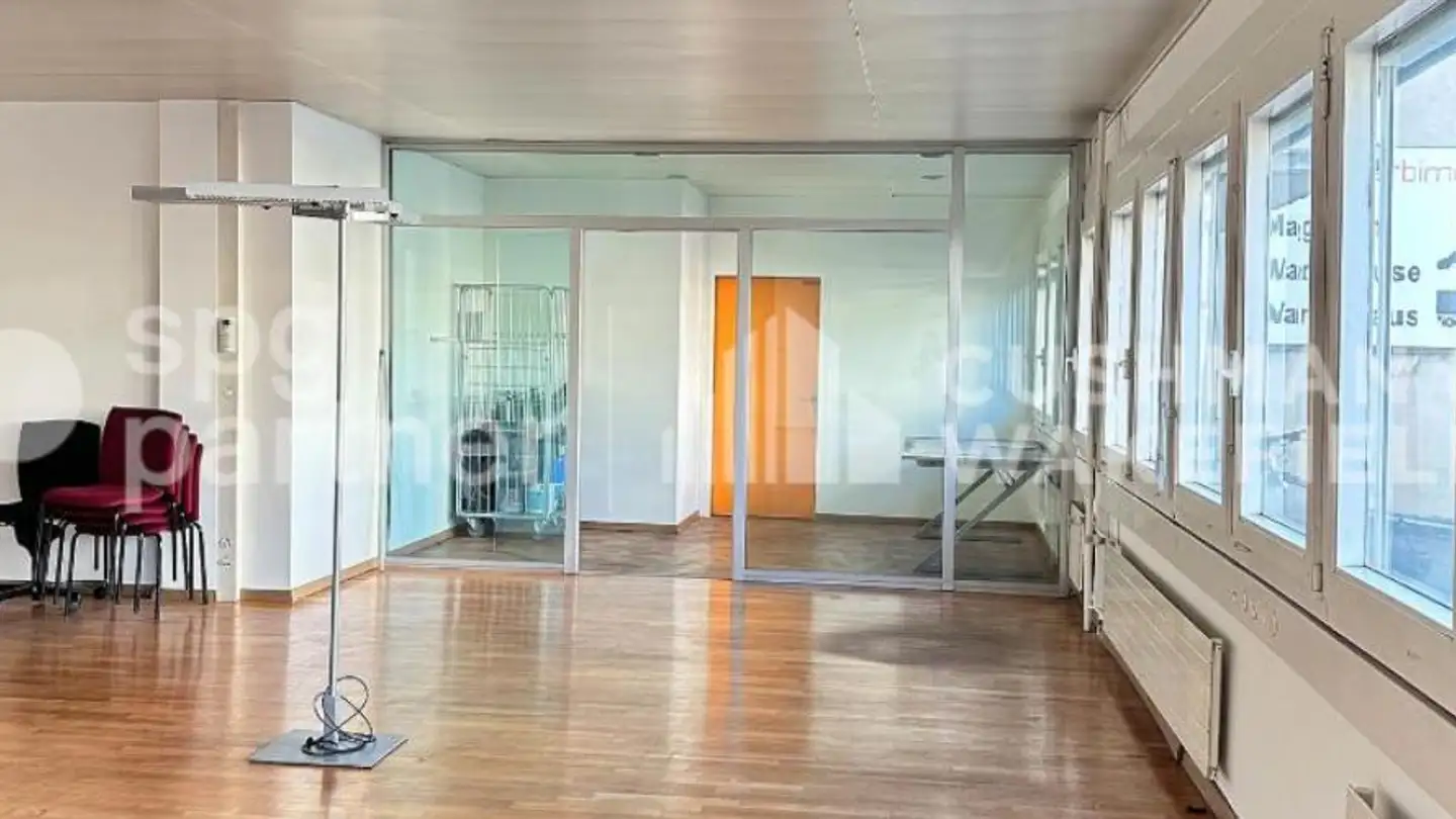 Shop for rent - Chemin Du Château-Bloch 17, 1219 Le Lignon - Photo 4