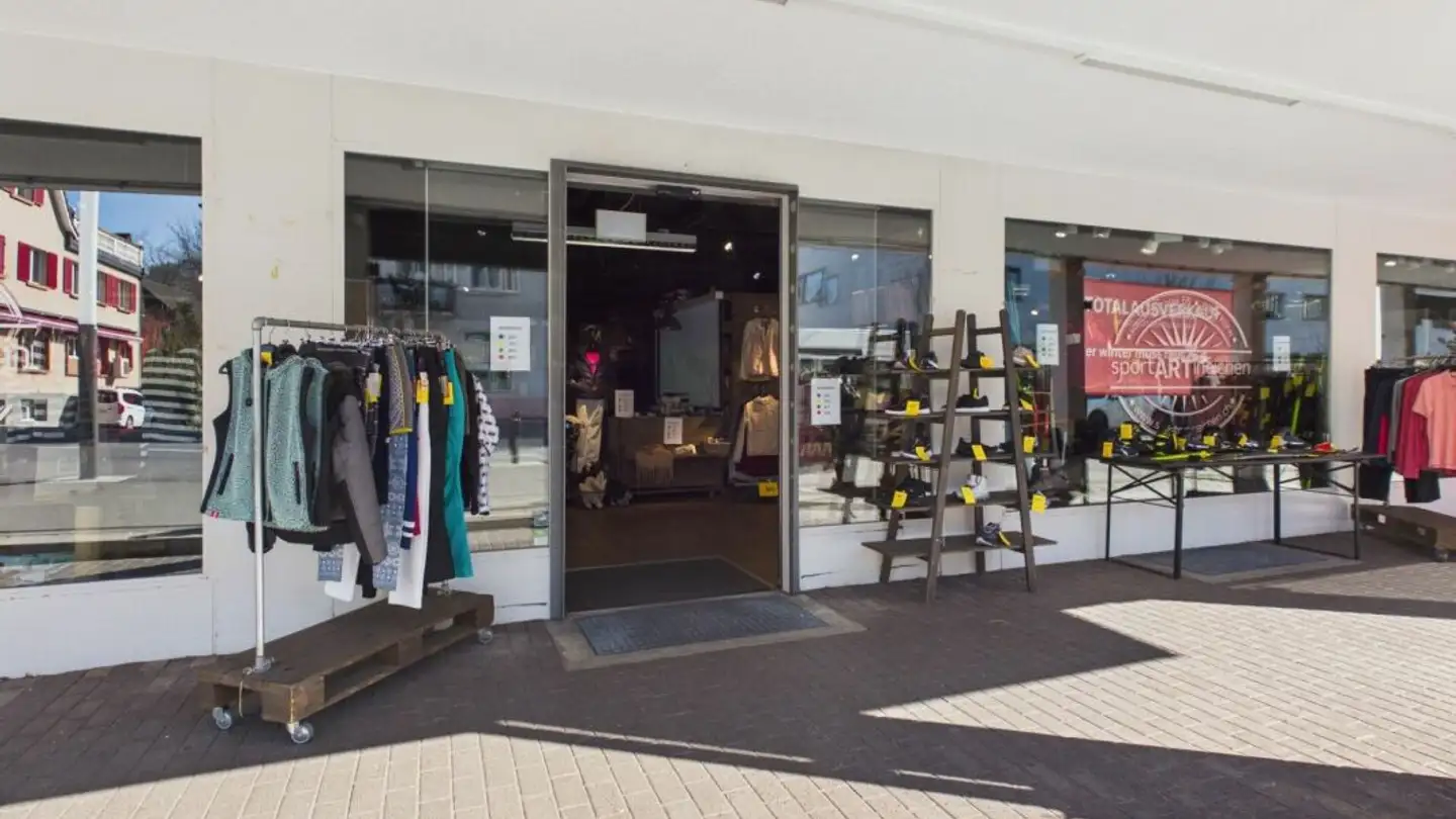Negozio in affitto - Kantonsstrasse 65, 6048 Horw