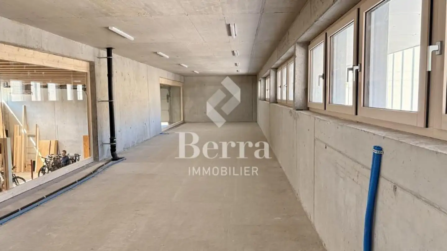 Shop for rent - Rue Des Finettes 72a, 1920 Martigny - Photo 2