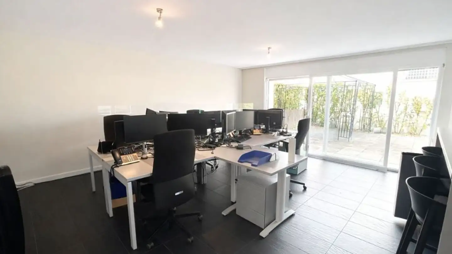 Office space for rent - 1166 Perroy