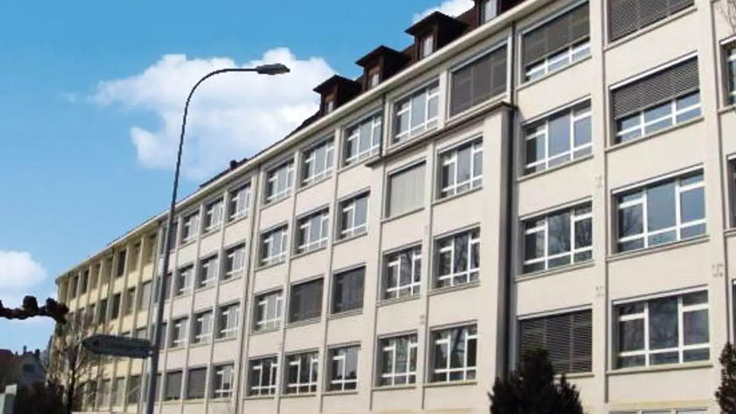 Commercial à louer - Weissensteinstrasse 81, 4500 Solothurn