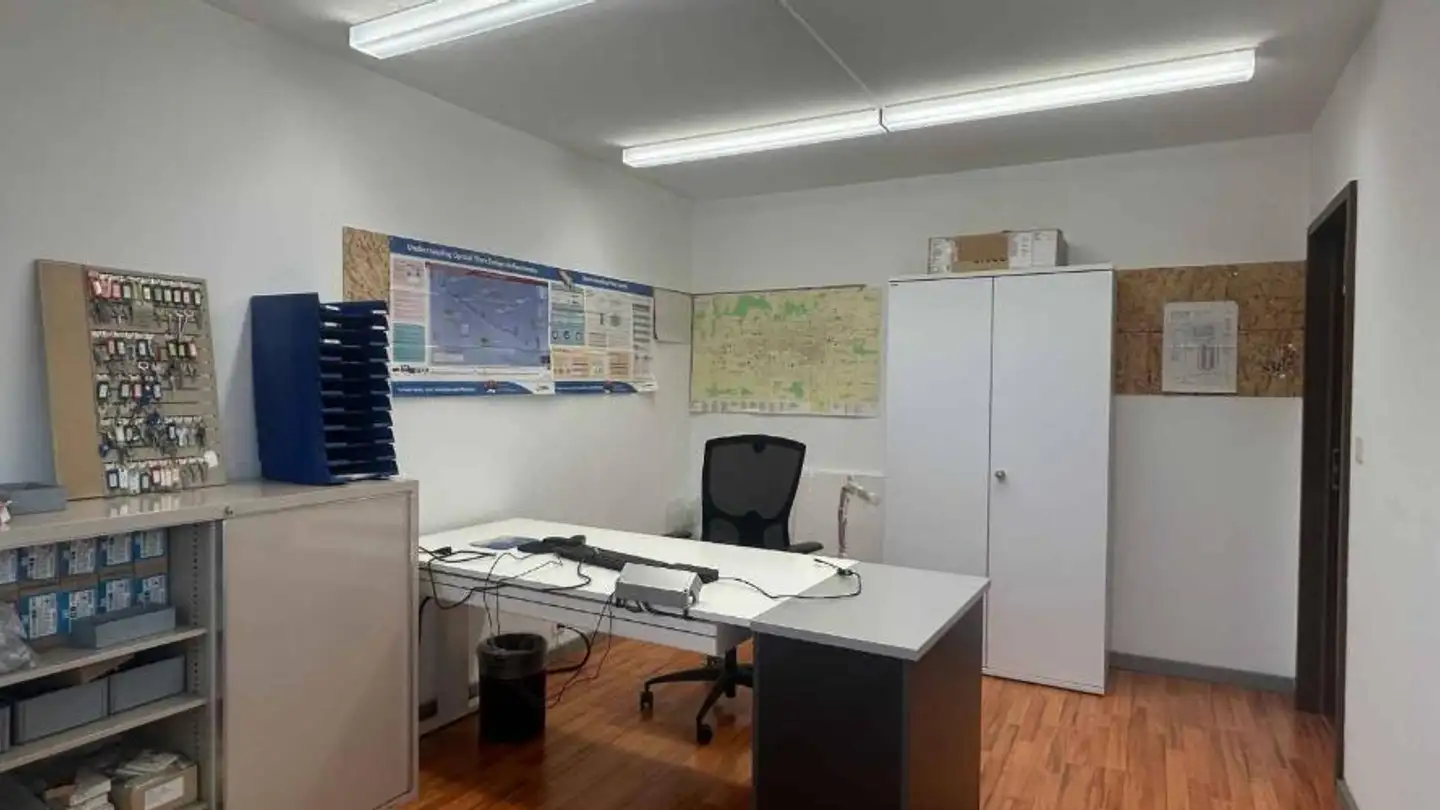 Bureau à louer - 2300 La Chaux-de-Fonds - Photo 2