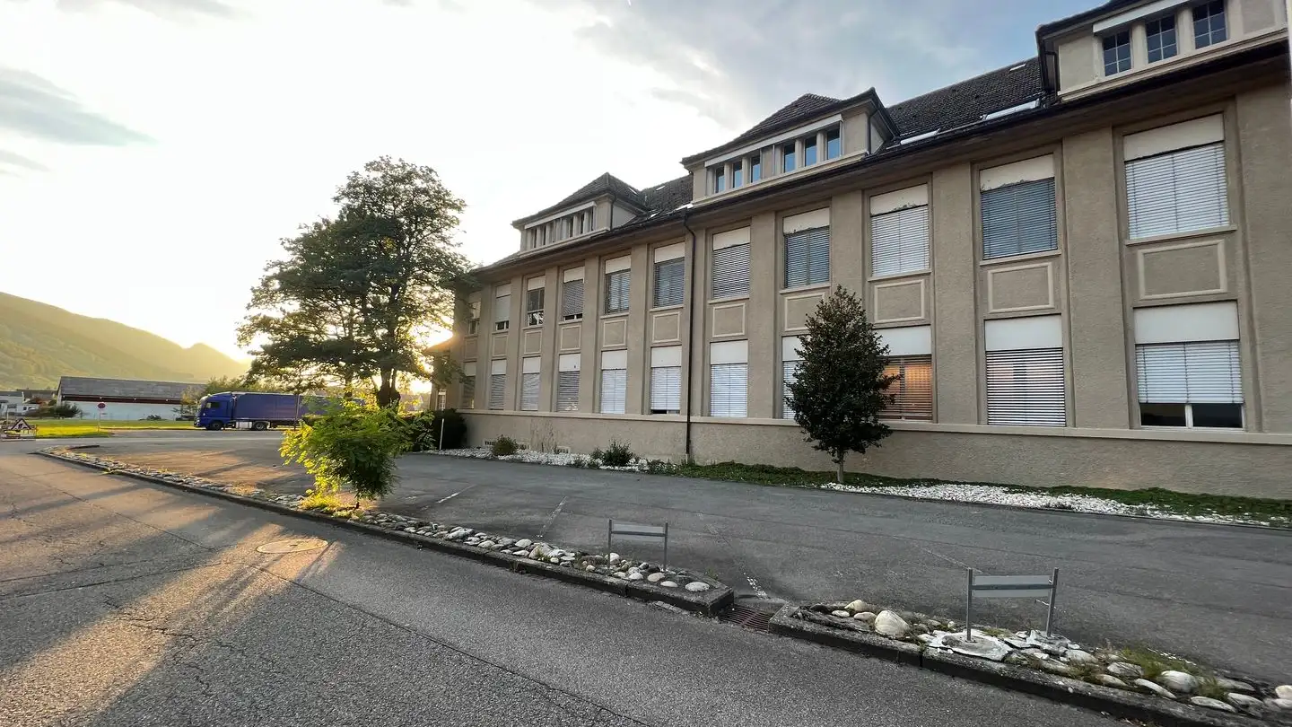 Commercial à louer - Tiergartenweg 1, 4710 Balsthal