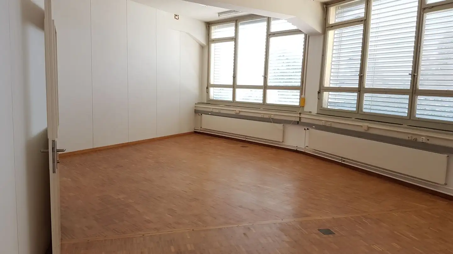 Commercial à louer - Weissensteinstrasse 81, 4500 Solothurn - Photo 4