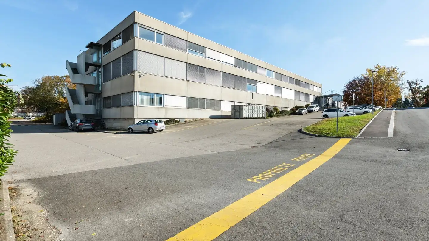 Commercial for rent - Chemin De Verney 2, 1024 Ecublens VD