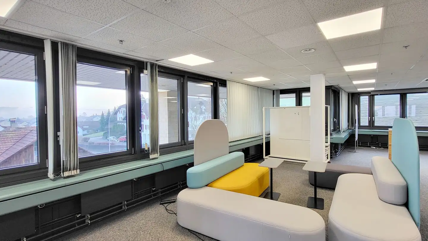 Bureau à louer - Hintermättlistrasse 1, 5506 Mägenwil - Photo 2