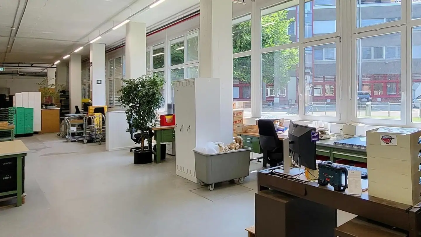 Commercial à louer - Kastellstrasse 10, 8620 Wetzikon ZH - Photo 2