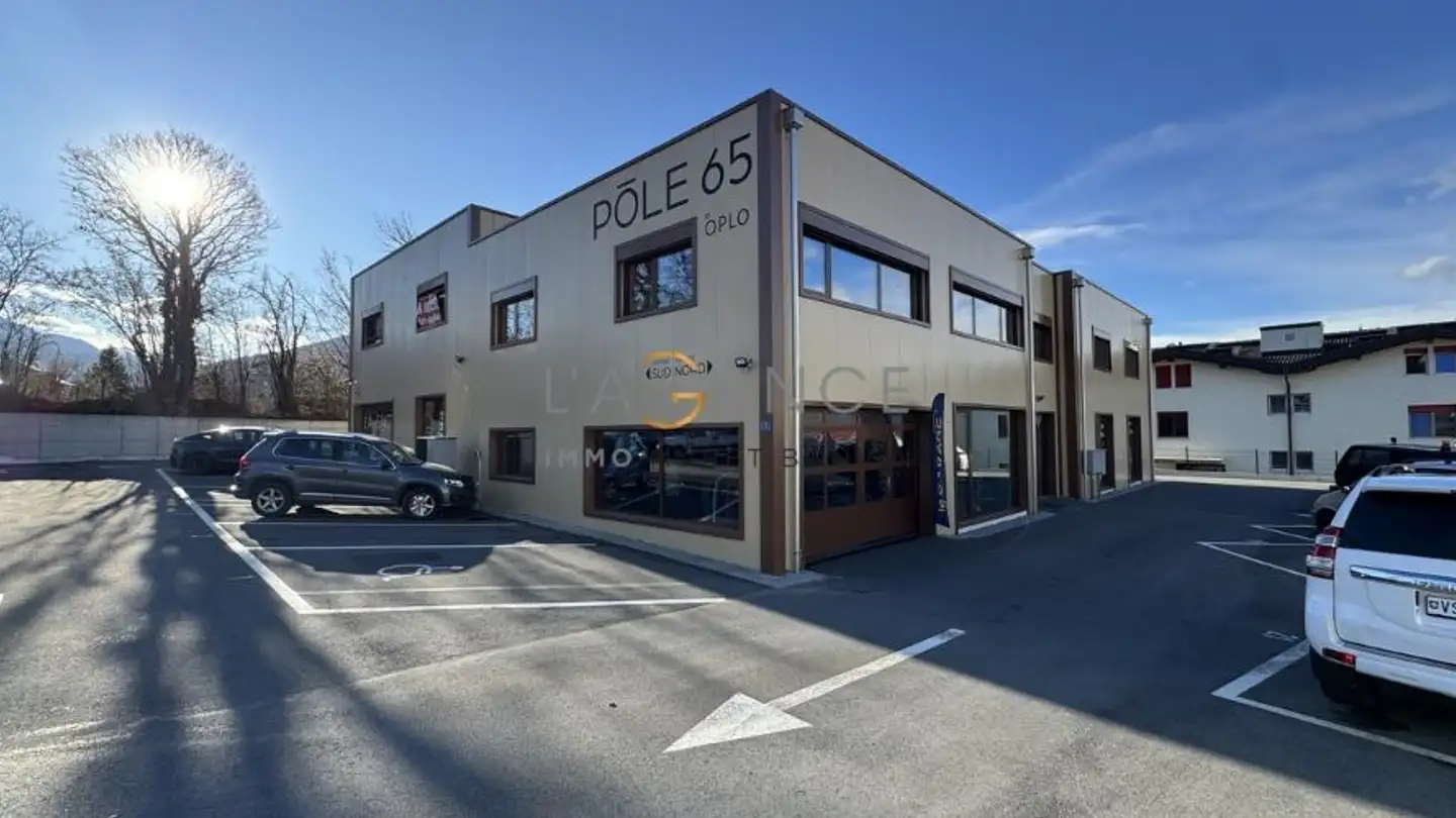 Commercial à louer - Route De Savièse 11, 1965 Savièse