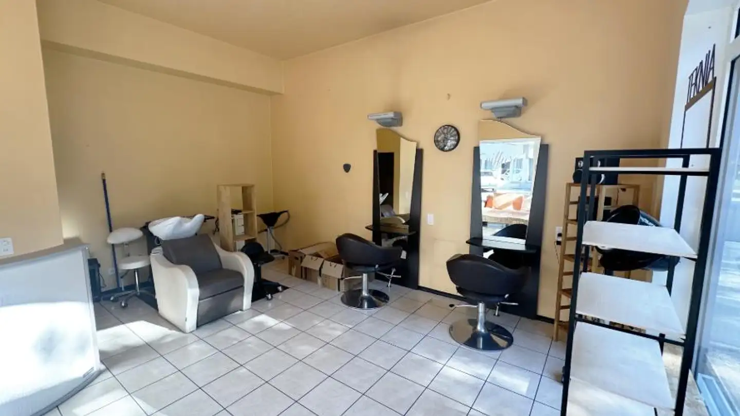 Shop for rent - Avenue du Grand-Champsec 23, 1950 Sion - Photo 4