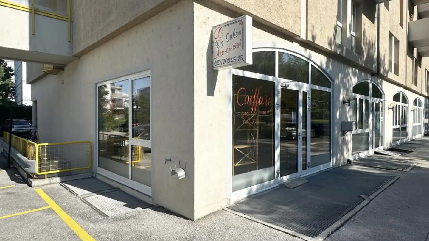 Shop for rent - Avenue du Grand-Champsec 23, 1950 Sion - Photo 2
