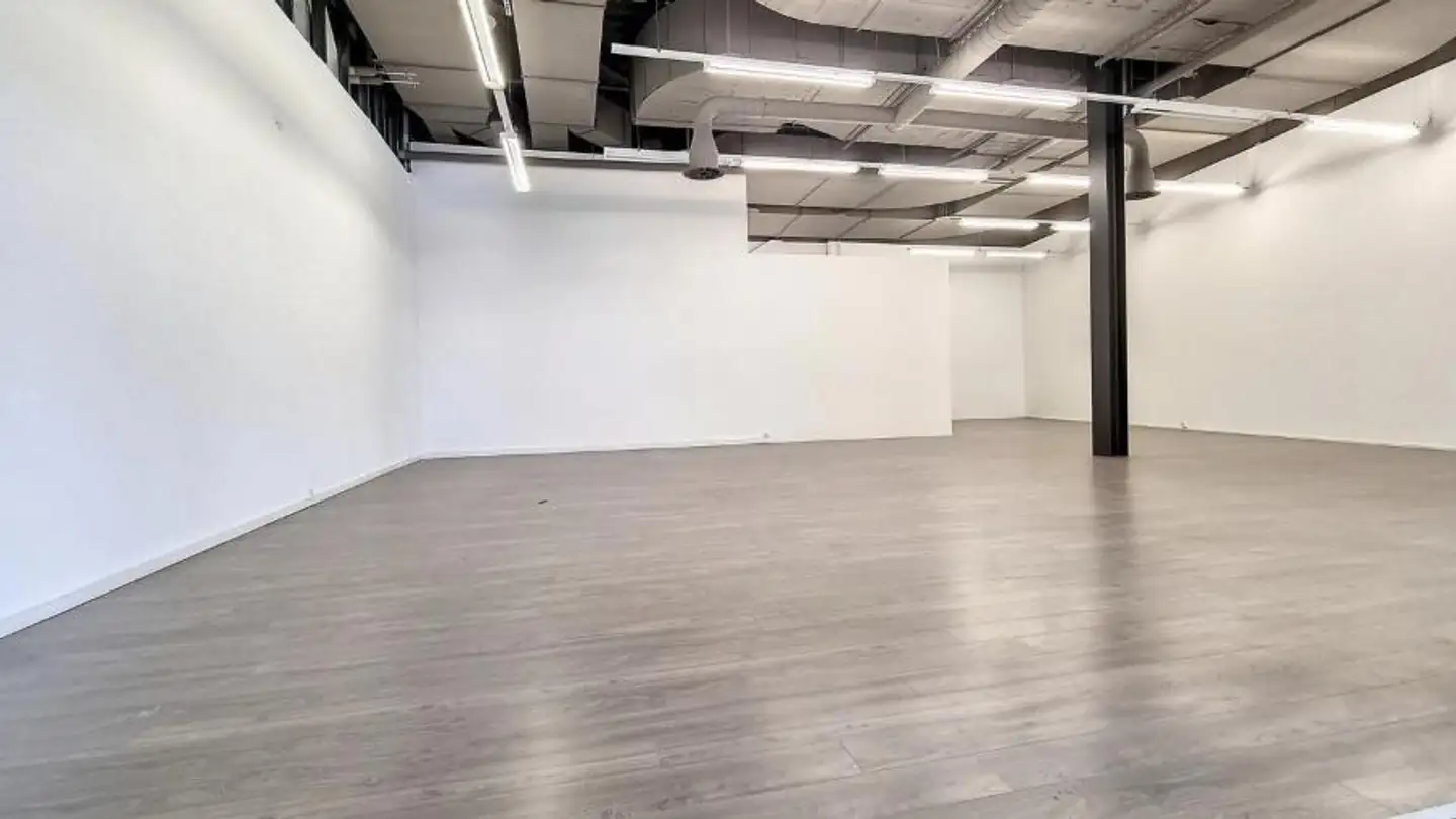 Shop for rent - Route Cantonale 4, 1964 Conthey