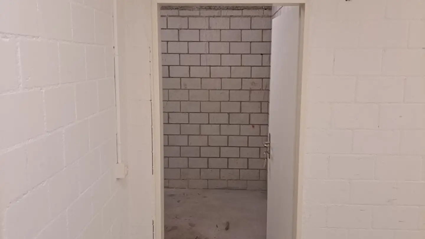 Hobby room for rent - Reinacherstrasse 3, 4106 Therwil