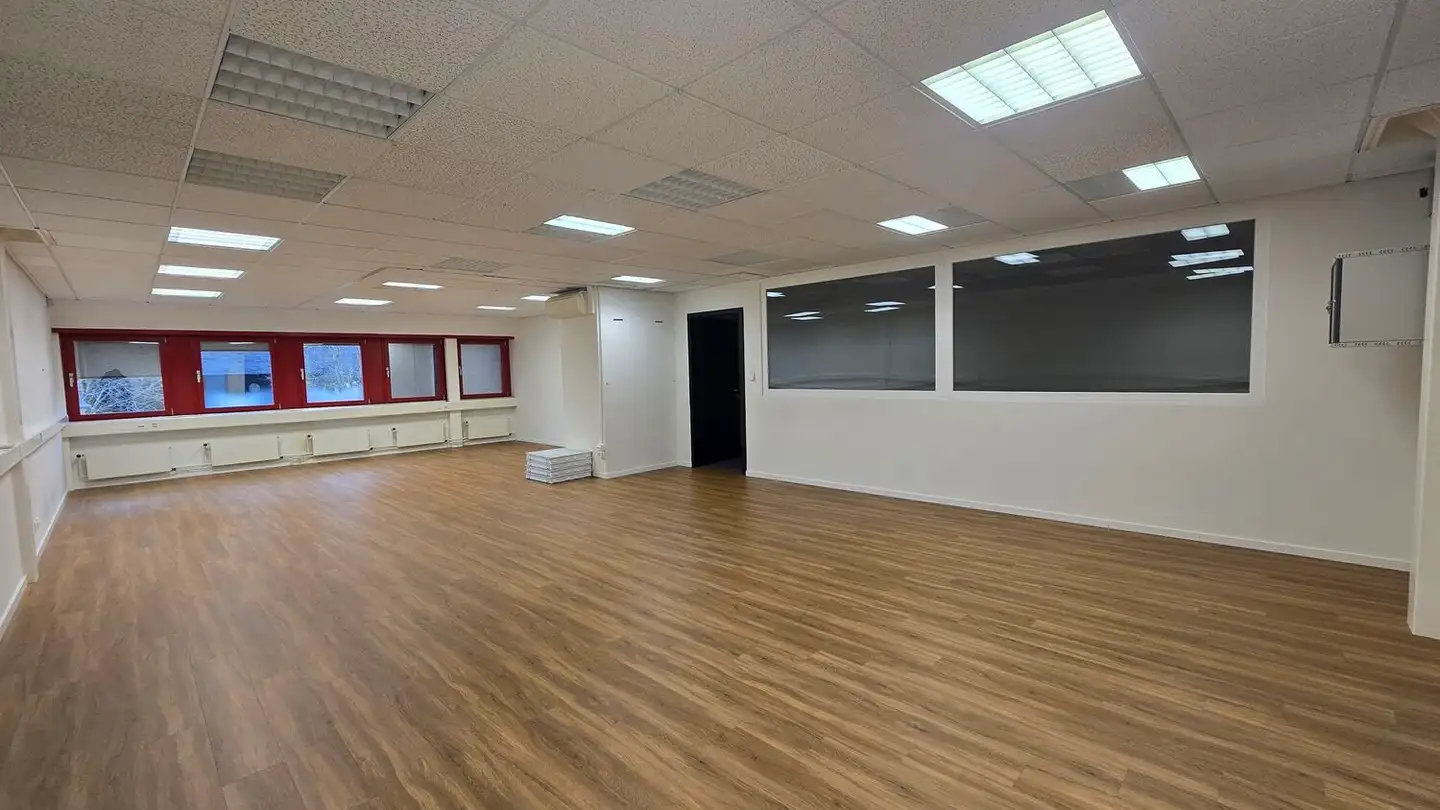 Office space for rent - Rue Des Tuillières 1, 1196 Gland - Photo 2