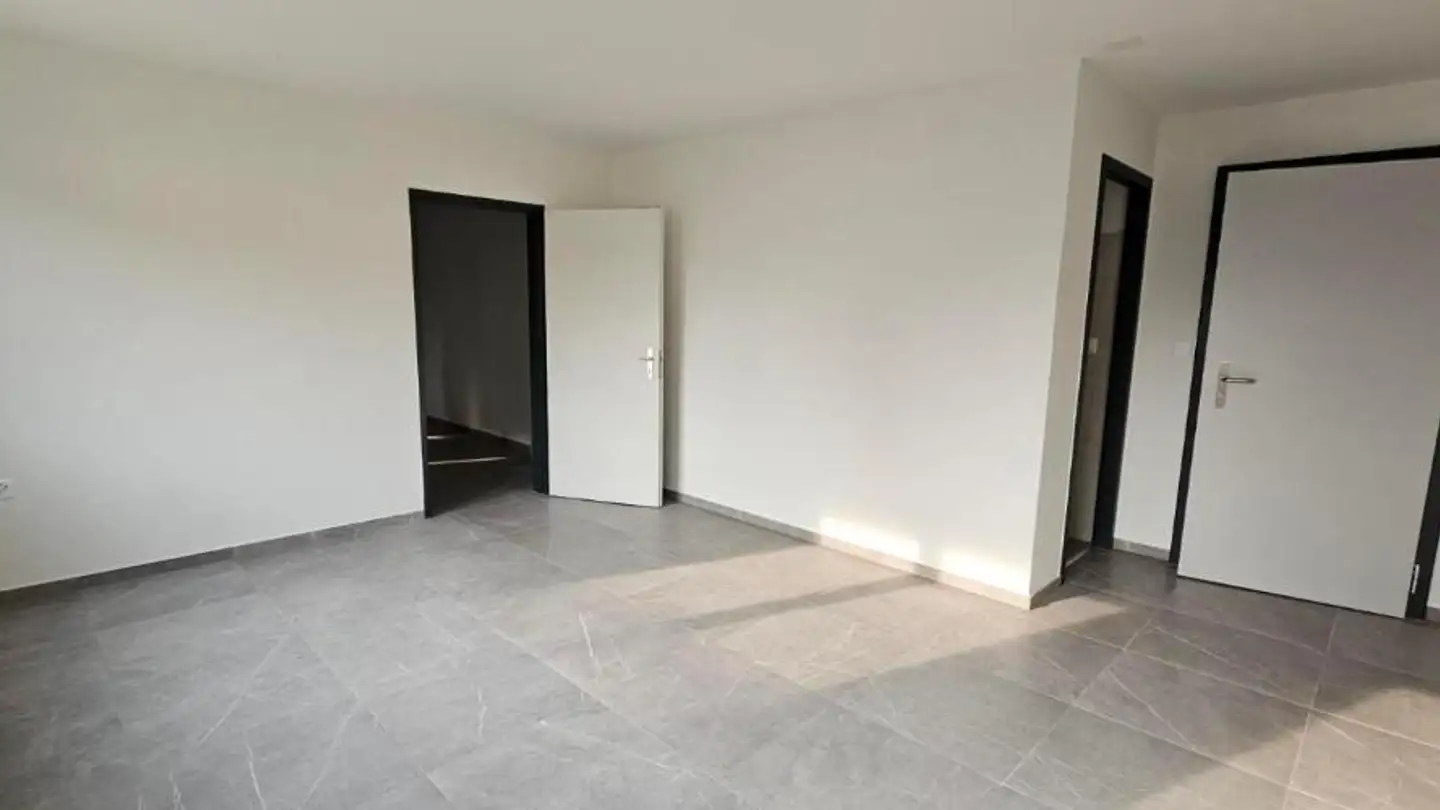 Gewerbe mieten - Avenue De La Gare 49, 2800 Delémont - Foto 4