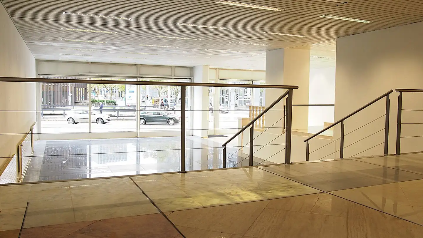 Commercial à louer - Thurgauerstrasse 39, 8050 Zürich - Photo 4