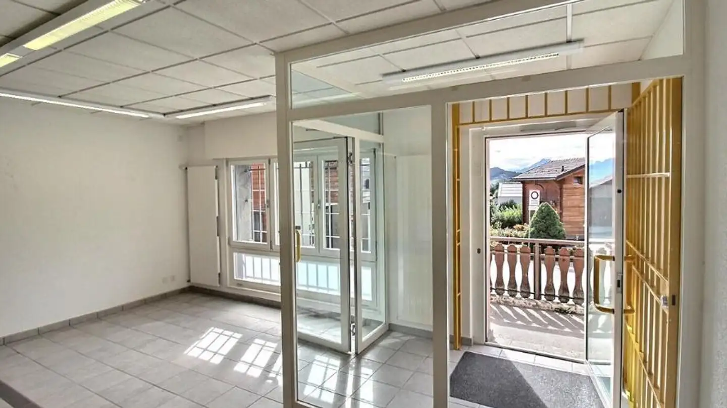 Office space for rent - Rue Du Pontèt 12, 3971 Chermignon - Photo 3