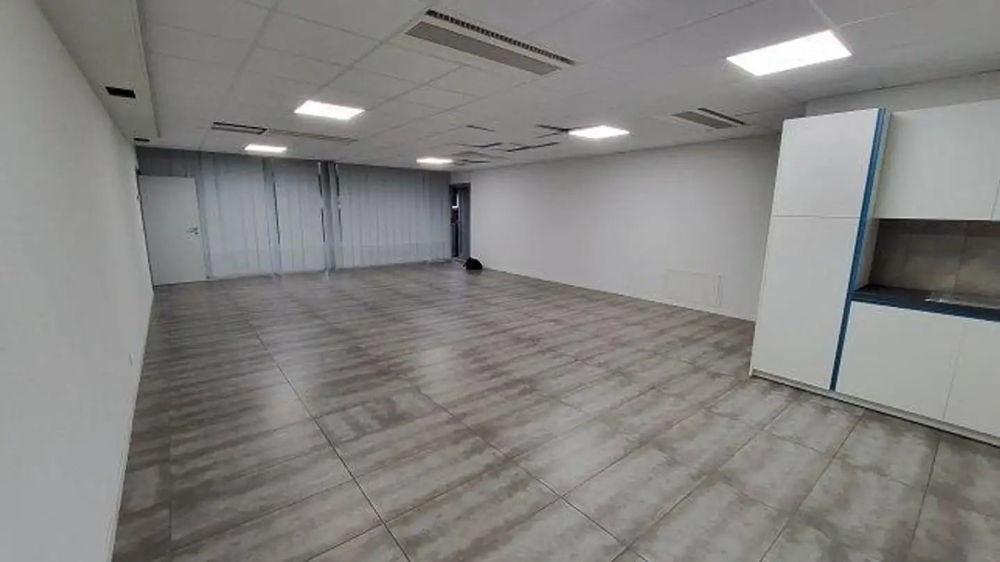 Commercial for rent - Route De Lausanne 10, 1400 Yverdon-les-Bains - Photo 4