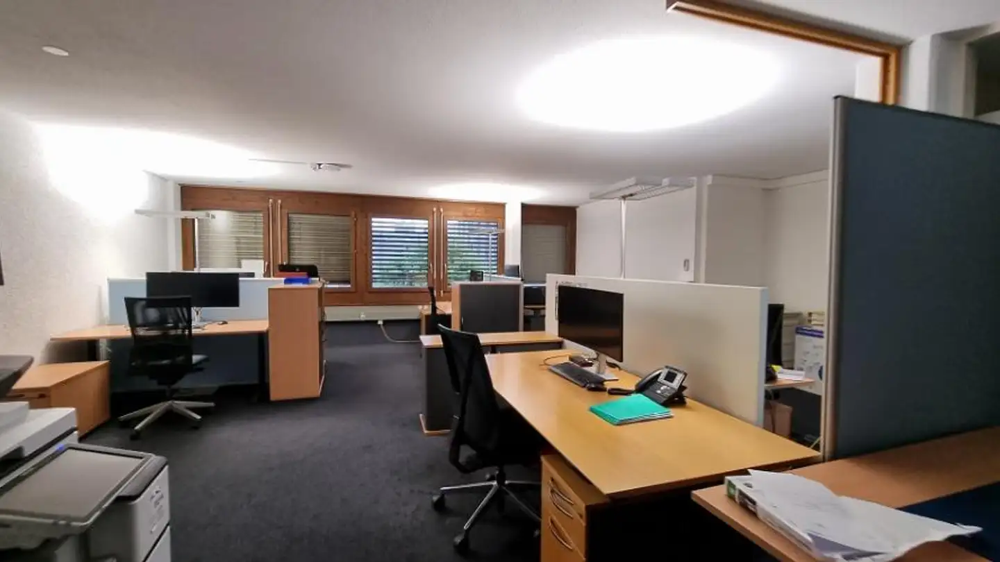 Commercial for rent - Route De Bâle 25, 2800 Delémont - Photo 2