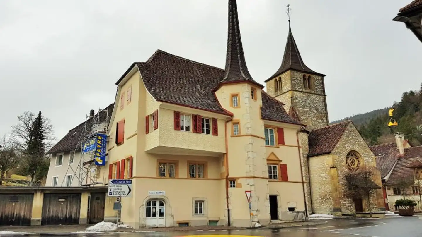 Commercial à louer - Place De La Collégiale 2, 2042 Valangin