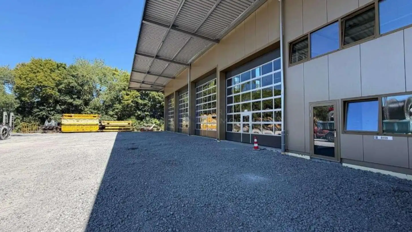 Commercial for rent - 1566 St-Aubin FR
