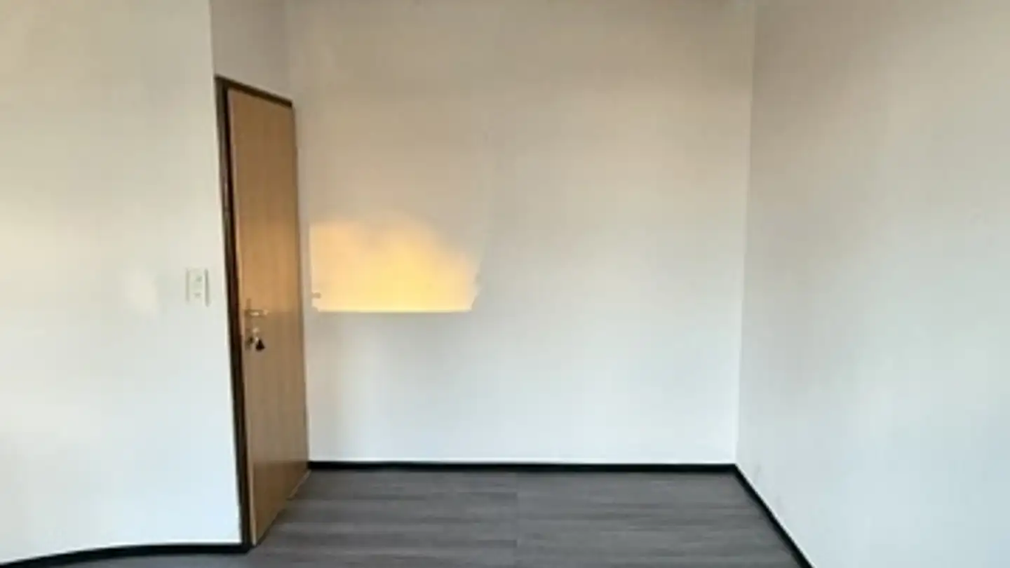 Office space for rent - Bahnstrasse 102, 8105 Regensdorf - Photo 2