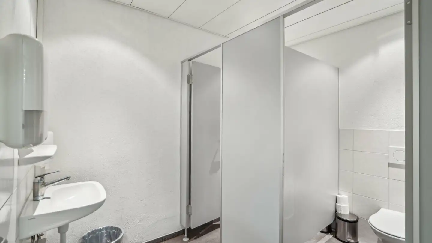 Bürofläche mieten - Hardhofstrasse 17, 8424 Embrach - Foto 4