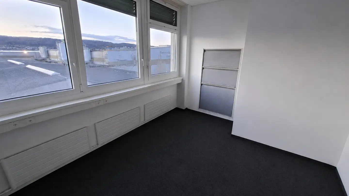 Office space for rent - Bahnstrasse 102, 8105 Regensdorf