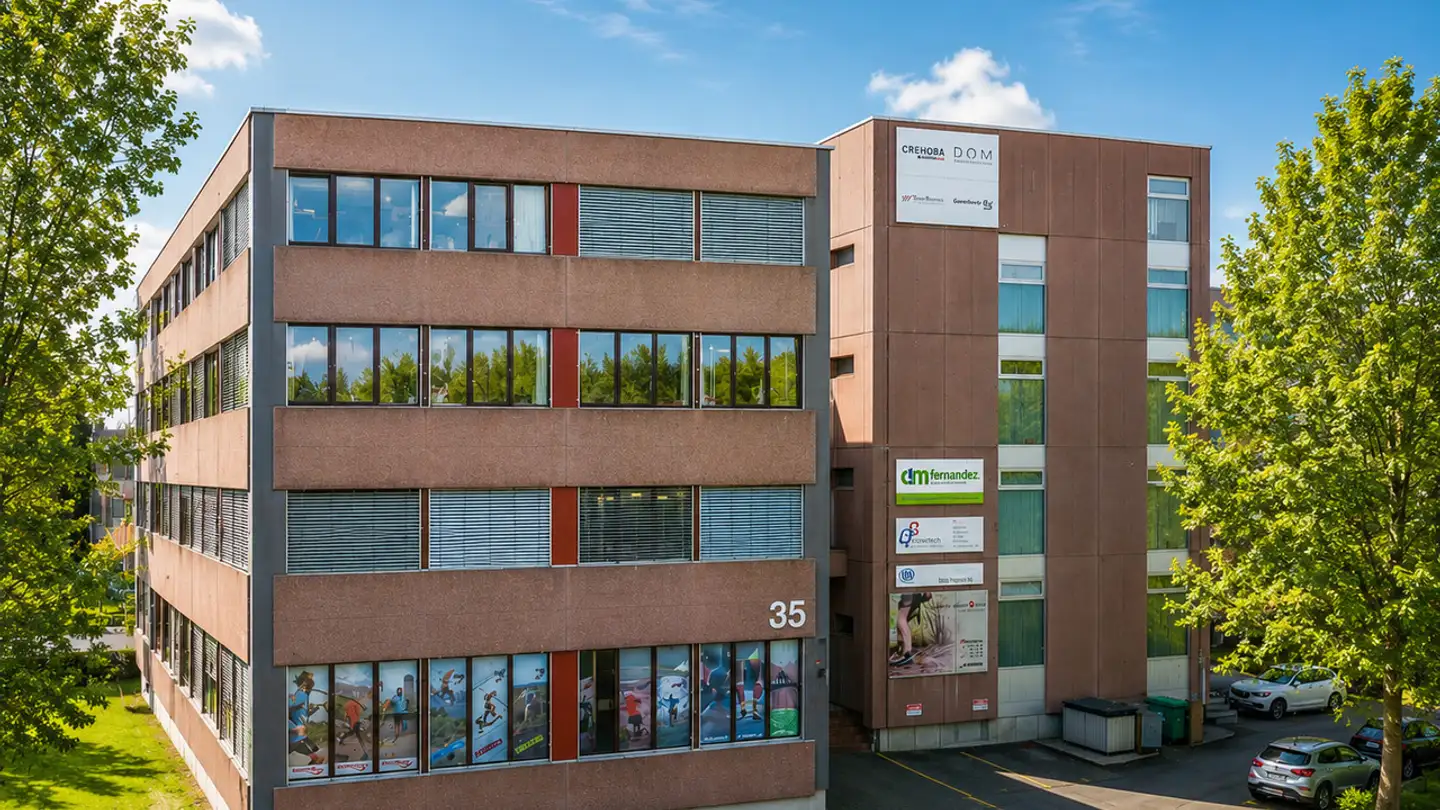 Office space for rent - Alte Steinhauserstrasse 35, 6330 Cham