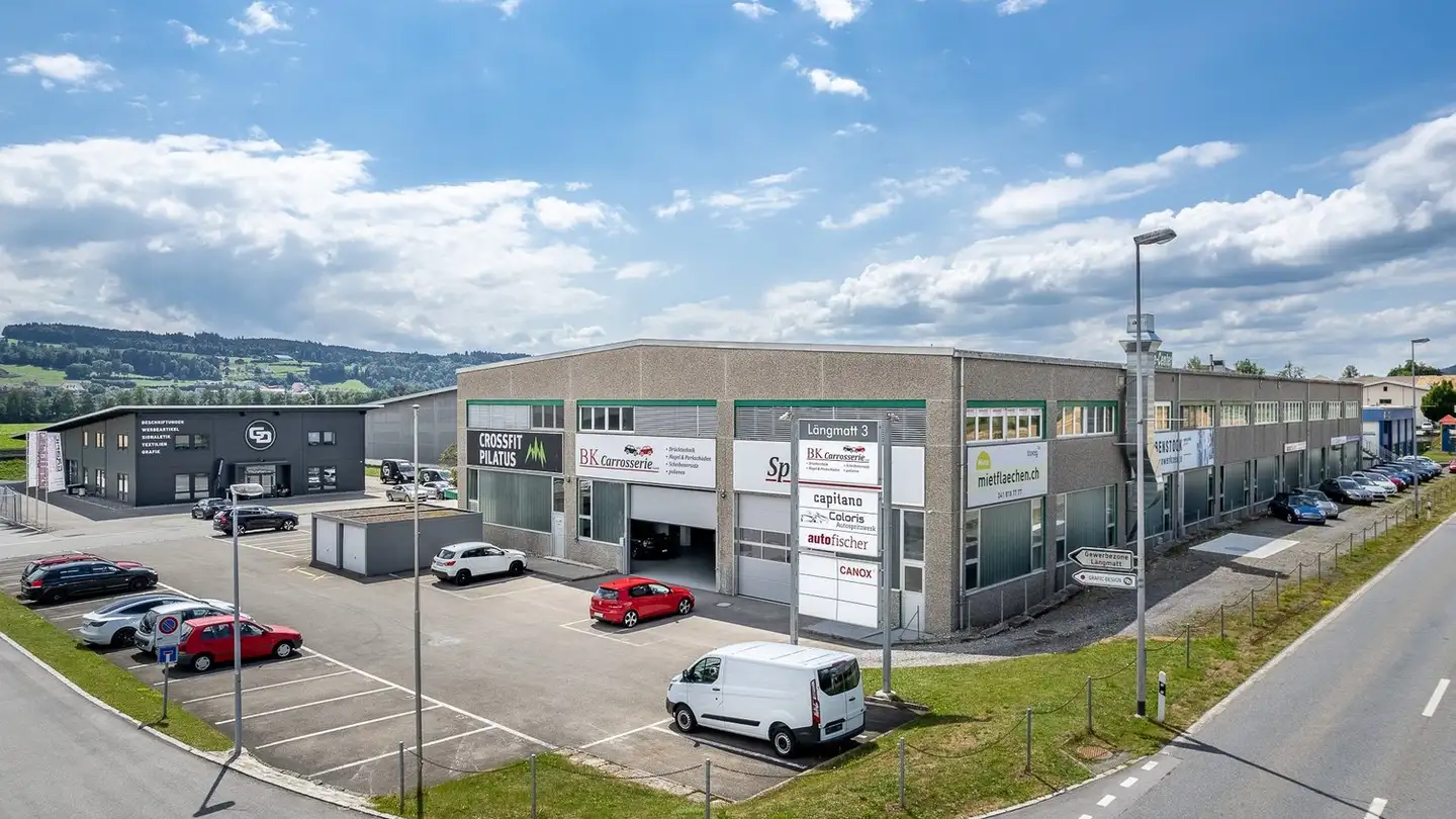 Commercial à louer - Längmatt 3, 6212 St. Erhard