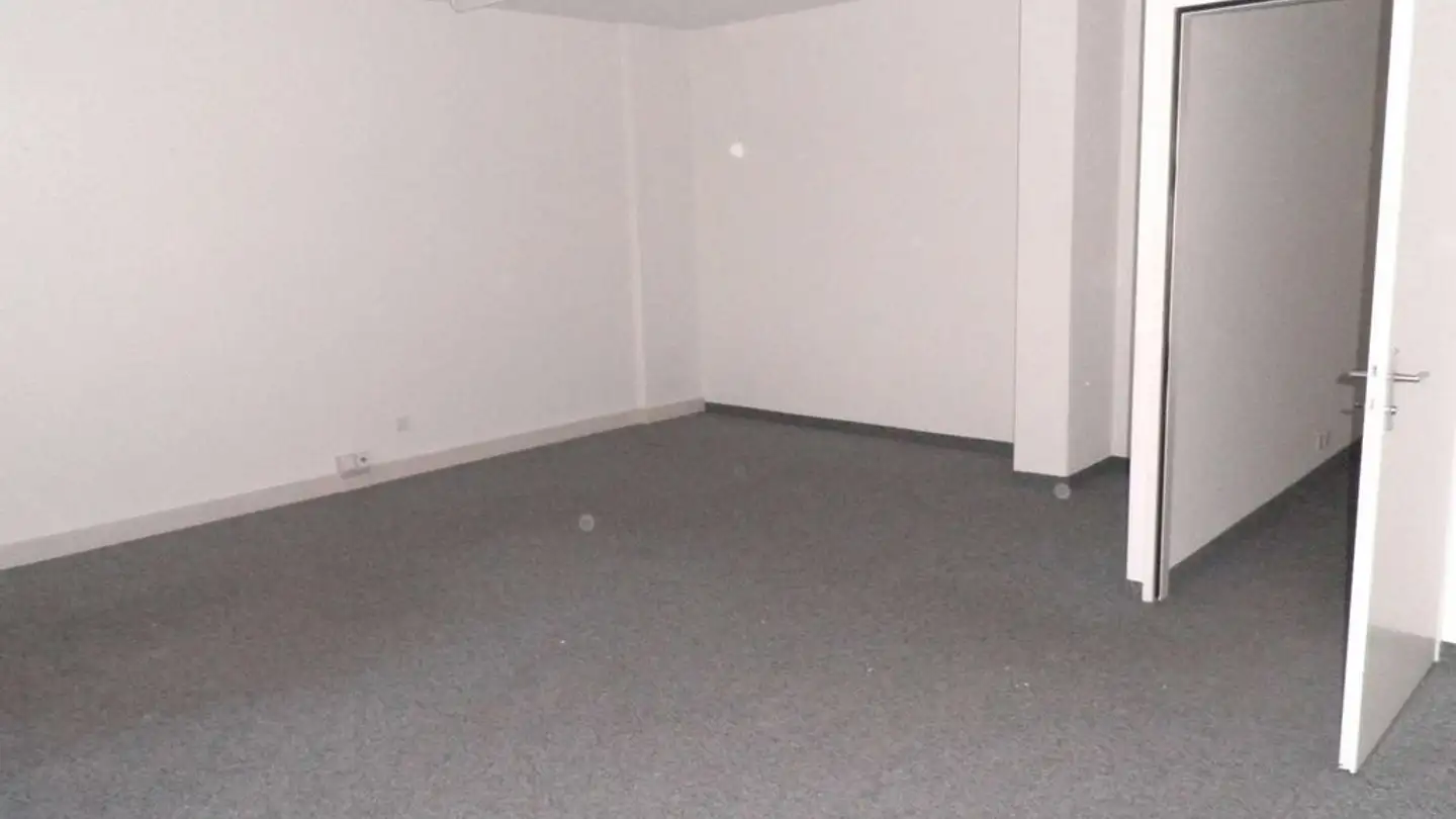 Office space for rent - Zugerstrasse 49, 6330 Cham - Photo 3