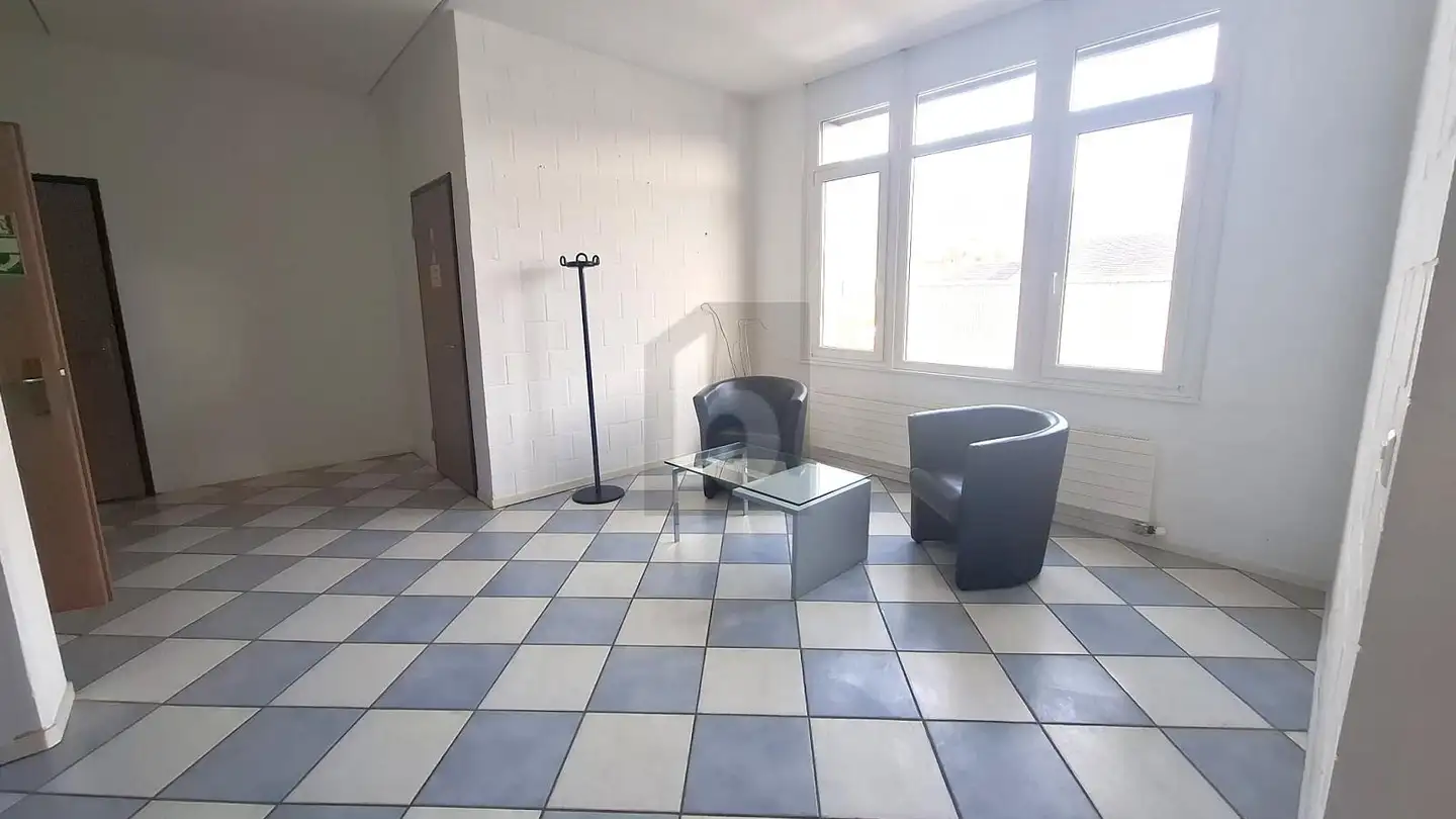 Office space for rent - 2855 Glovelier - Photo 4