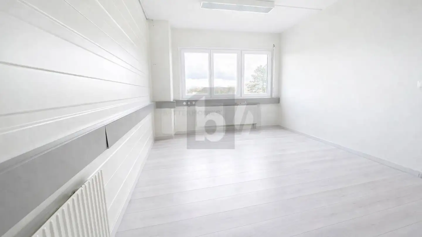 Office space for rent - 1196 Gland - Photo 3
