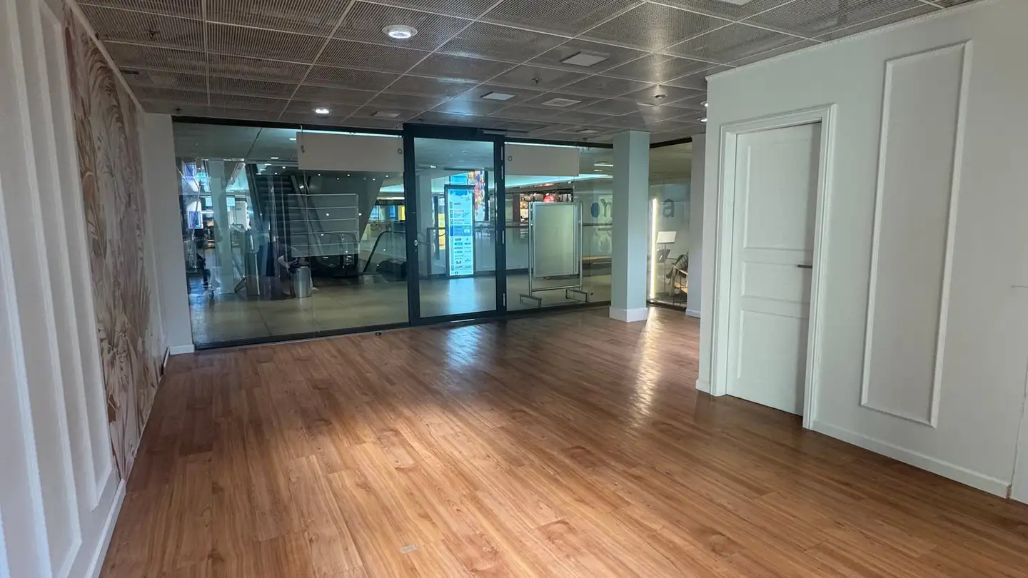 Commercial à louer - Löwenstrasse 31, 8001 Zürich - Photo 2