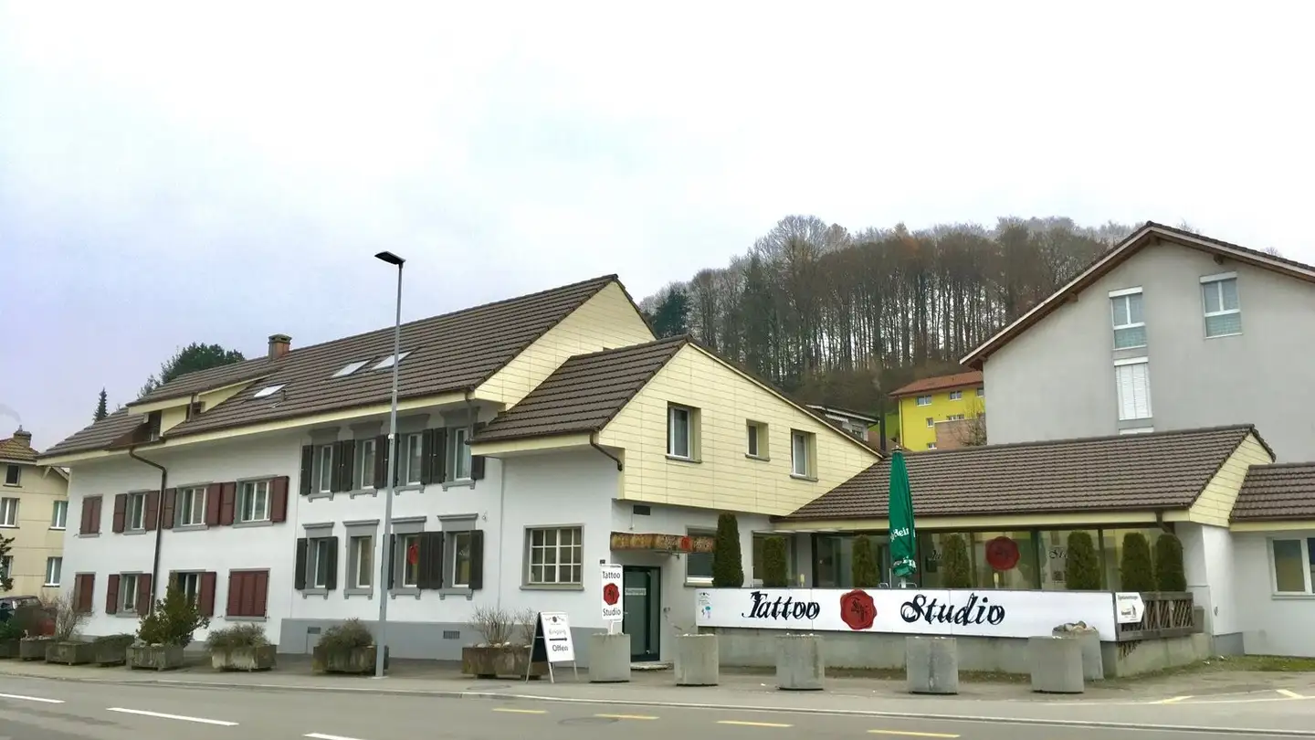 Commercial à louer - Dorfstrasse 37, 5745 Safenwil