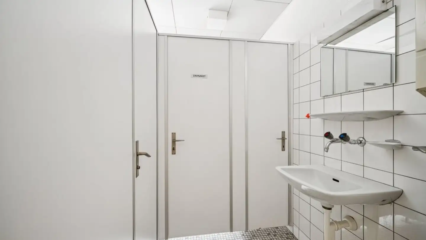 Arztpraxis mieten - Weiningerstrasse 48, 8103 Unterengstringen - Foto 2