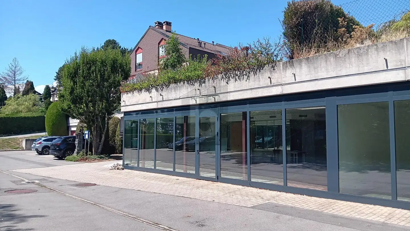 Office space for rent - 1073 Savigny - Photo 2
