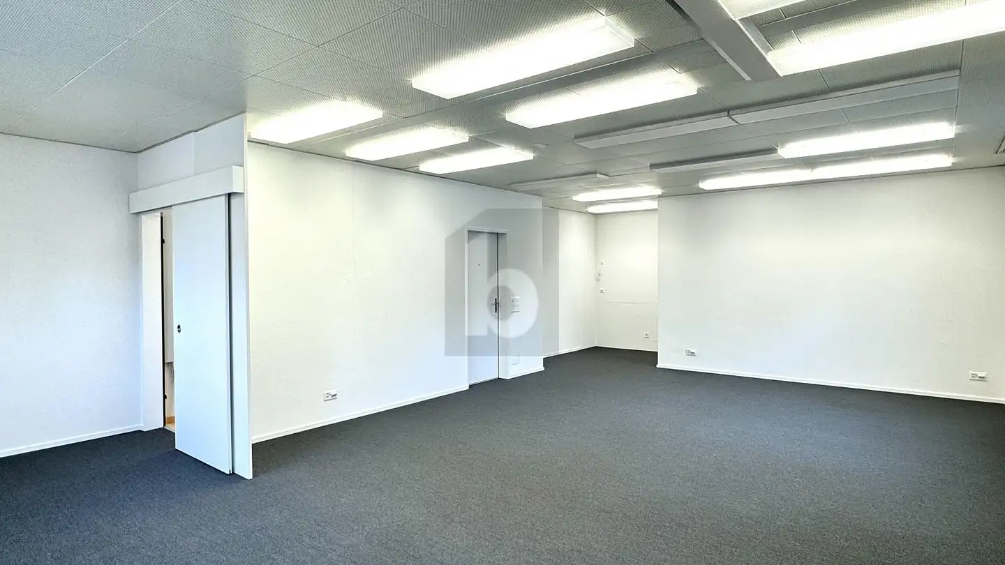 Office space for rent - 6274 Eschenbach LU - Photo 2