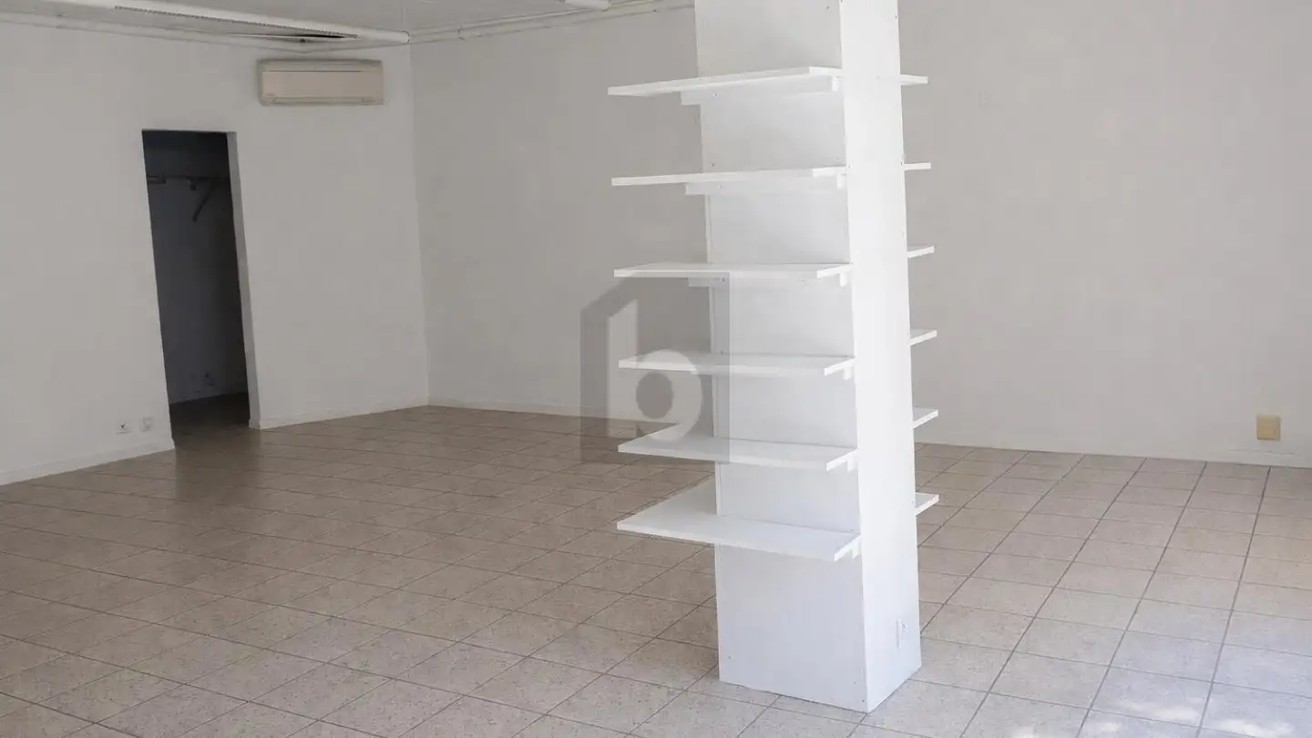 Shop for rent - 3960 Sierre - Photo 2