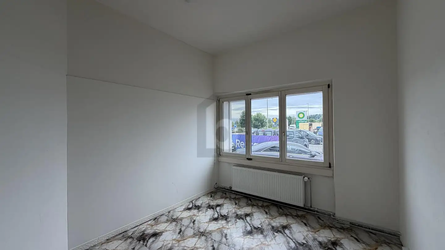 Shop for rent - 8302 Kloten - Photo 4