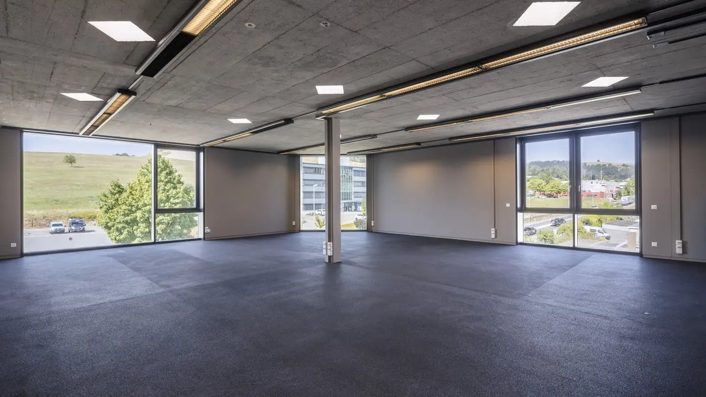 Office space for rent - Ruessenstrasse 5a, 6340 Baar - Photo 2