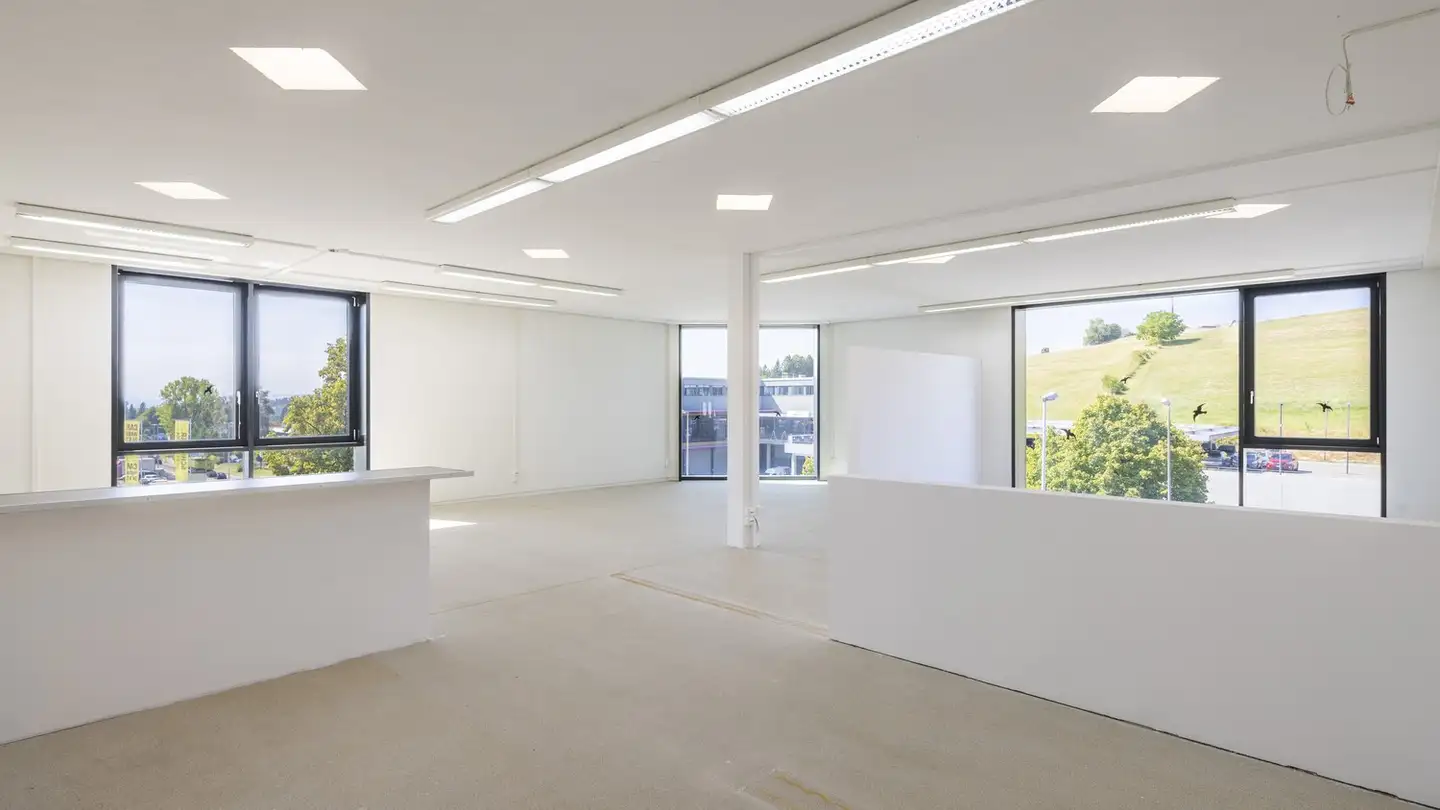 Office space for rent - Ruessenstrasse 5a, 6340 Baar - Photo 2