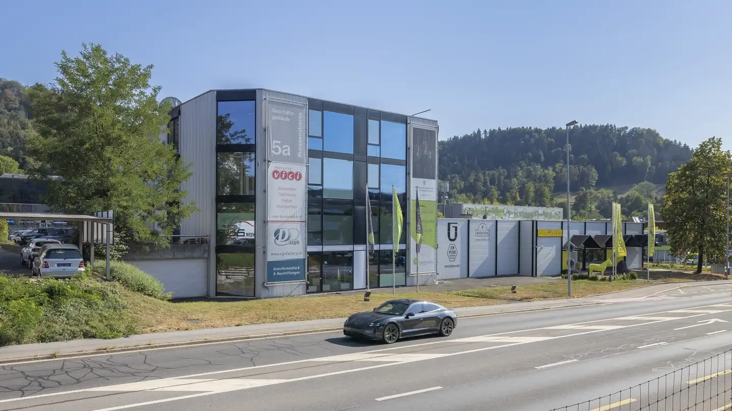 Office space for rent - Ruessenstrasse 5a, 6340 Baar